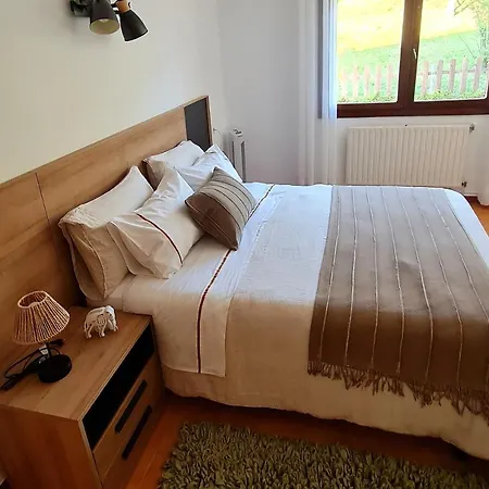 En Sanxenxo, Encima De La Playa Canelas * Sanxenxo