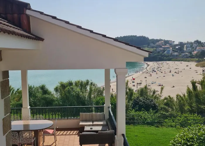 En Sanxenxo, En Playa Canelas *